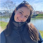 Studentessa universitaria offre ripetizioni di matematica